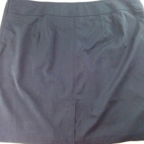 Avenue NWT Black Pin Stripe Plus Size Skirt 22 - Picture 3 of 5